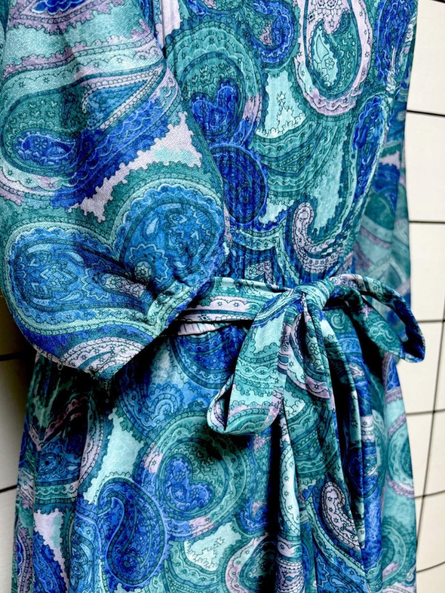 画像7: プリーツ切り替え ペイズリー リボン ウエストゴム レトロ USA古着 ヴィンテージワンピース (7)