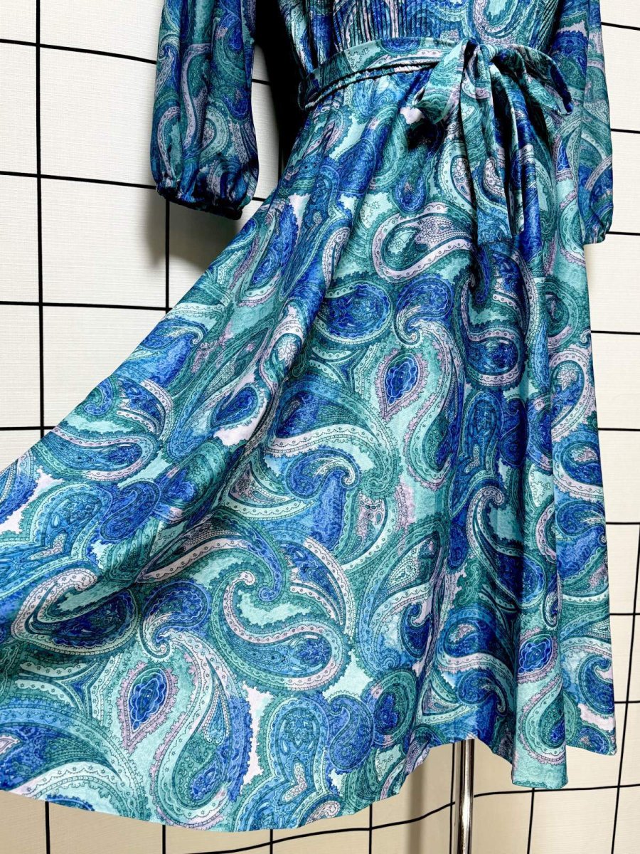 画像9: プリーツ切り替え ペイズリー リボン ウエストゴム レトロ USA古着 ヴィンテージワンピース (9)