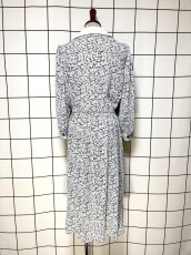 画像2: 花柄モチーフ UNIONMADE ホワイト ブラック ウエストゴム レトロ USA古着 ヴィンテージワンピース (2)