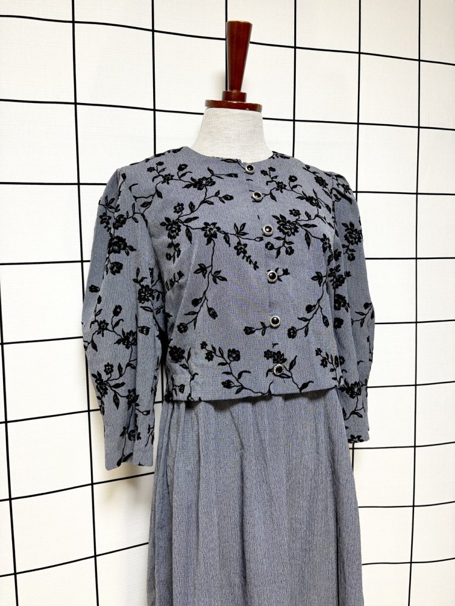 画像4: レイヤード風デザイン 花柄 バックリボン グレー レトロ El Salvador 古着 ヴィンテージワンピース (4)