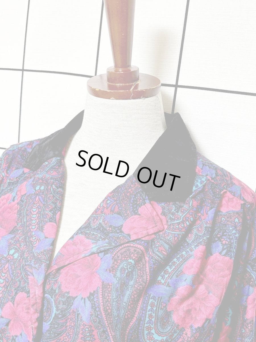 画像4: 薔薇柄 ペイズリー ベルベット切り替え UNIONMADE ウエストゴム レトロ 長袖 USA古着 ヴィンテージワンピース (4)