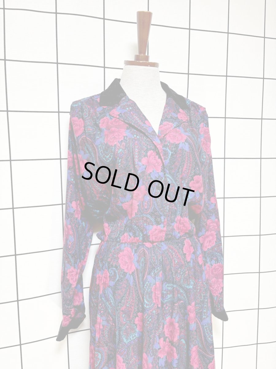 画像3: 薔薇柄 ペイズリー ベルベット切り替え UNIONMADE ウエストゴム レトロ 長袖 USA古着 ヴィンテージワンピース (3)