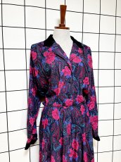 画像3: 薔薇柄 ペイズリー ベルベット切り替え UNIONMADE ウエストゴム レトロ 長袖 USA古着 ヴィンテージワンピース (3)