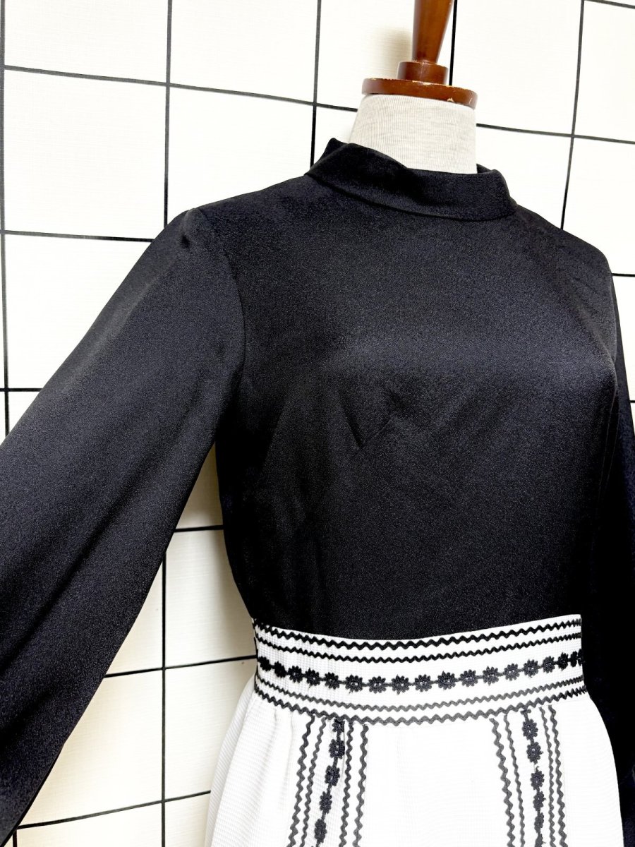 画像6: モノクロ  タートルネック レトロ USA古着 ヴィンテージワンピース (6)