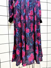 画像9: 薔薇柄 ペイズリー ベルベット切り替え UNIONMADE ウエストゴム レトロ 長袖 USA古着 ヴィンテージワンピース (9)