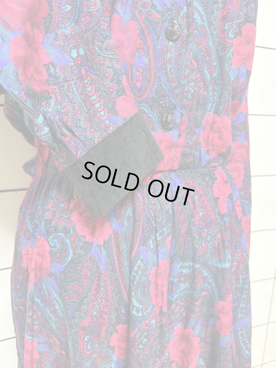 画像8: 薔薇柄 ペイズリー ベルベット切り替え UNIONMADE ウエストゴム レトロ 長袖 USA古着 ヴィンテージワンピース (8)