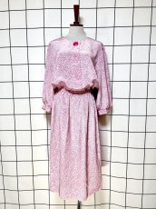 画像1: 総柄 大ぶりボタン ウエストゴム レトロ USA古着 ヴィンテージワンピース (1)