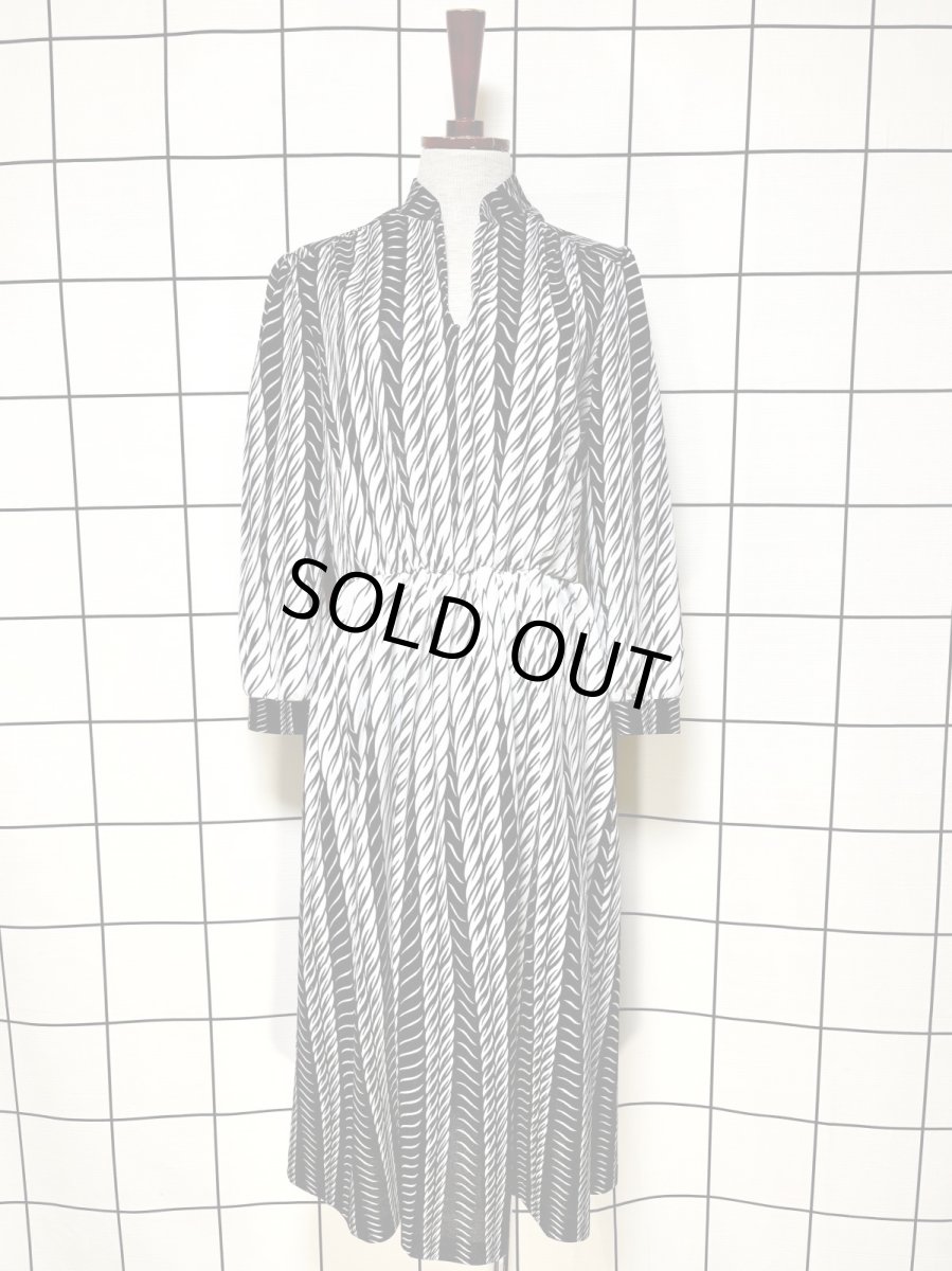 画像1: ストライプ モノクロ ウエストゴム レトロ USA古着 ヴィンテージワンピース (1)