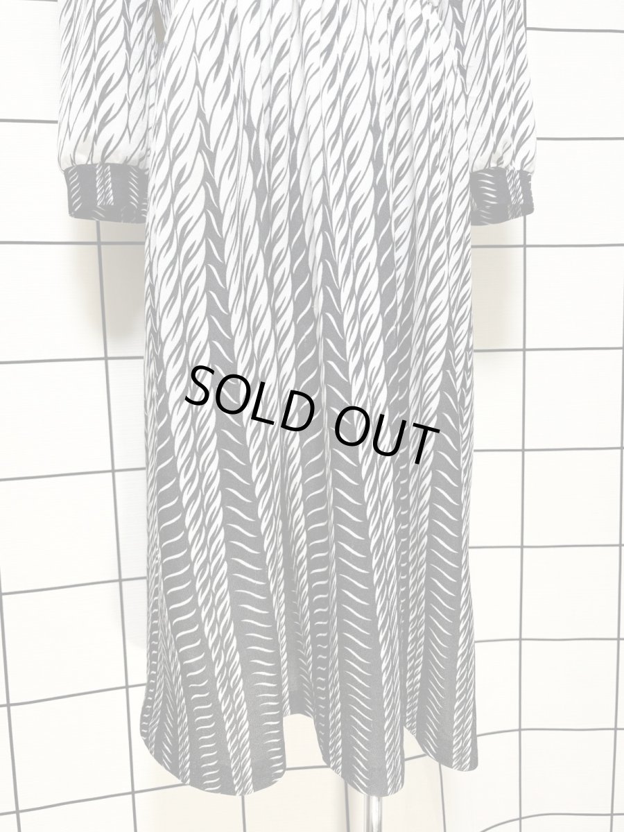 画像8: ストライプ モノクロ ウエストゴム レトロ USA古着 ヴィンテージワンピース (8)