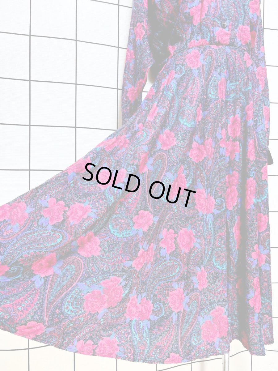 画像10: 薔薇柄 ペイズリー ベルベット切り替え UNIONMADE ウエストゴム レトロ 長袖 USA古着 ヴィンテージワンピース (10)