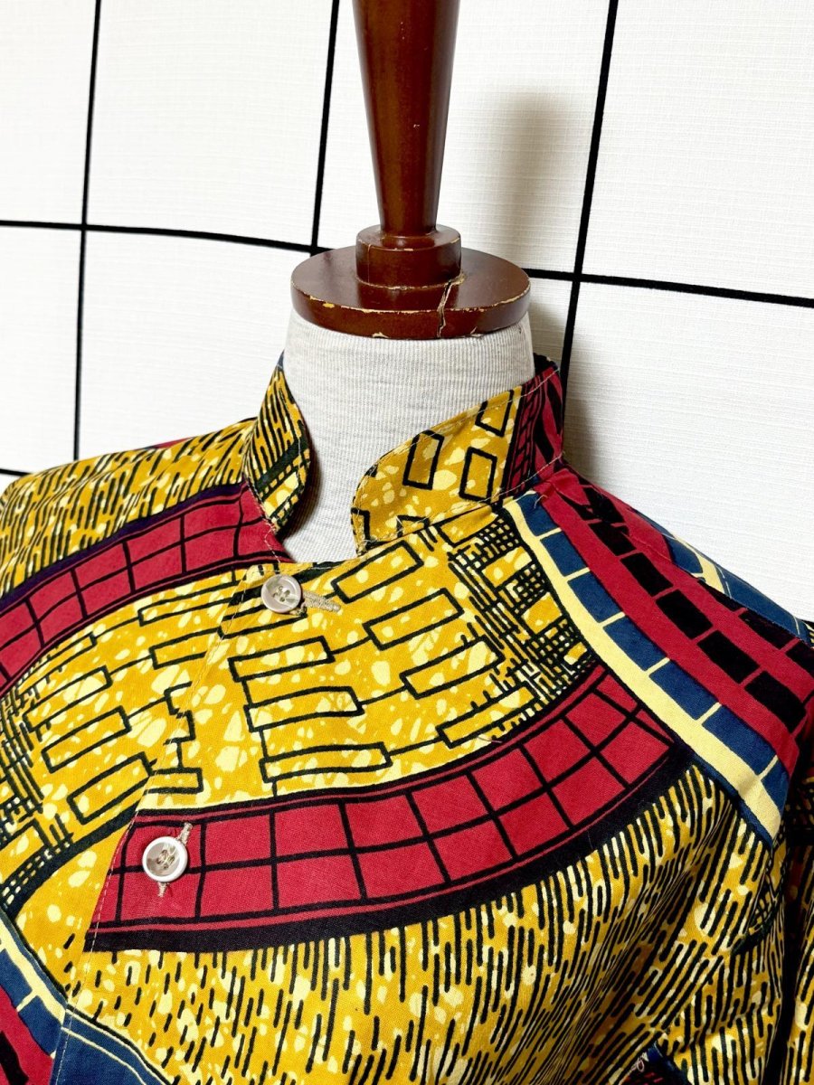 画像4: アフリカンバティック ドレス スタンドカラー 前開き 古着 エスニック レトロ ヴィンテージワンピース (4)