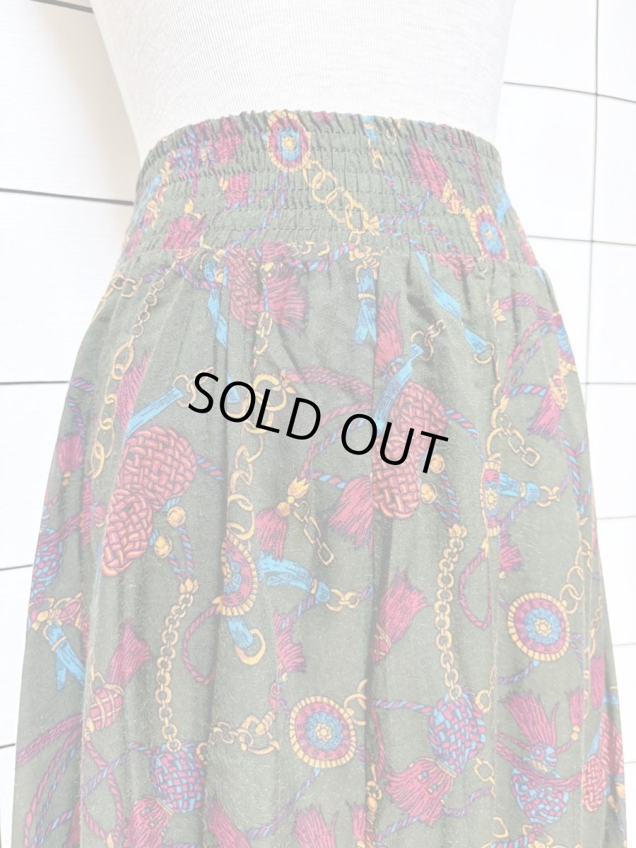 画像2: スカーフ柄 グリーン ウエストゴム レトロ 古着 ヴィンテージスカート (2)