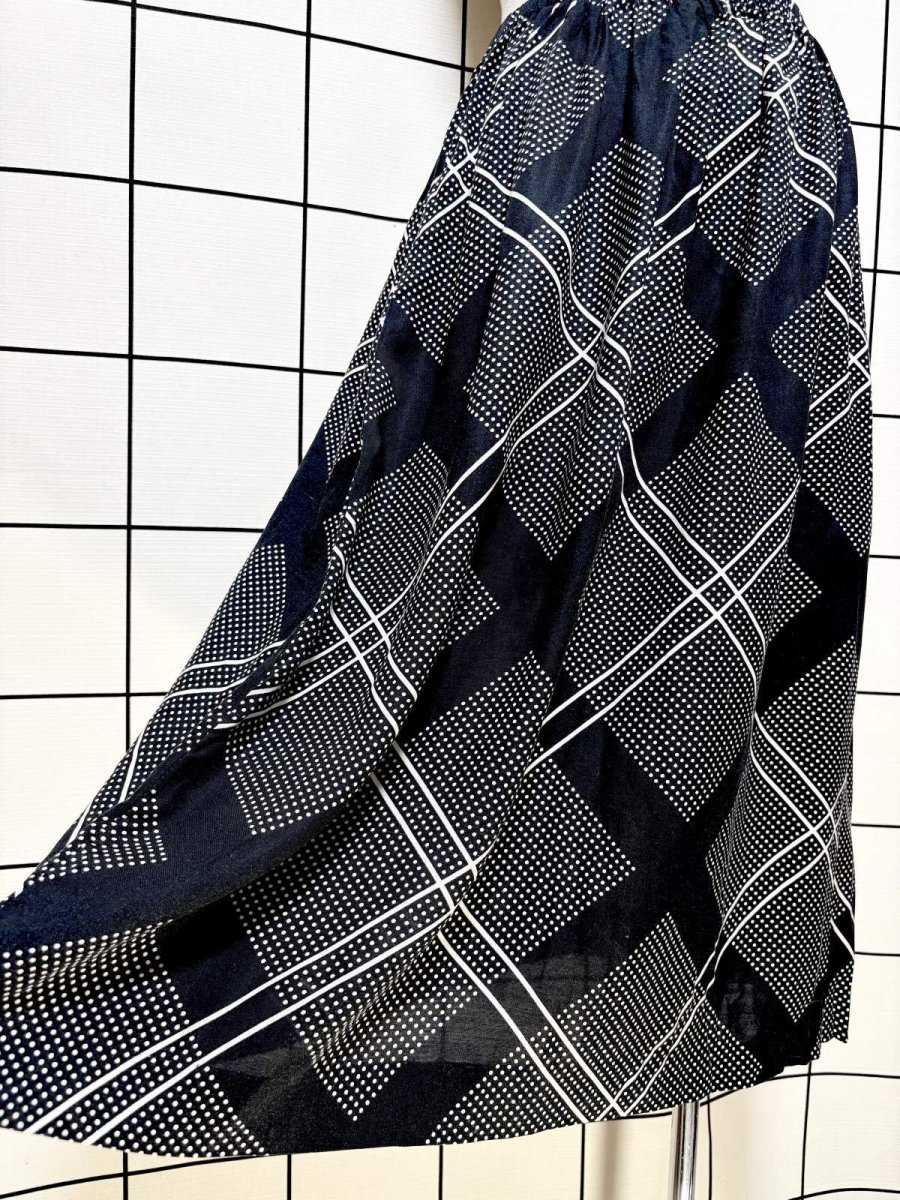 画像4: ドット柄 モノクロ ウエストゴム レトロ USA古着 ヴィンテージスカート (4)