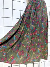 画像4: スカーフ柄 グリーン ウエストゴム レトロ 古着 ヴィンテージスカート (4)
