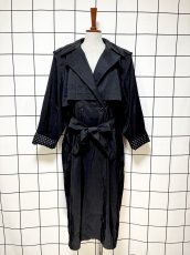 画像8: ブラック リボンベルト付 レトロ USA古着 ヴィンテージトレンチコート (8)