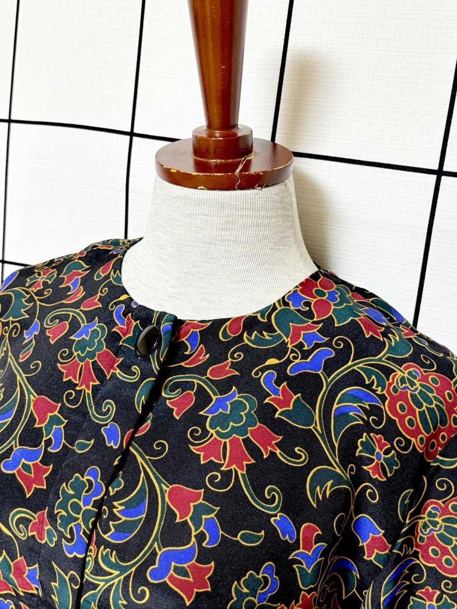 画像4: 花柄モチーフ ブラック ウエストゴム レトロ USA古着 ヴィンテージワンピース (4)