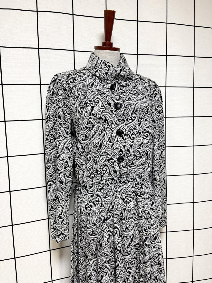 画像3: プリーツ切り替え ペイズリー モノクロ ウエストゴム レトロ USA古着 ヴィンテージワンピース (3)