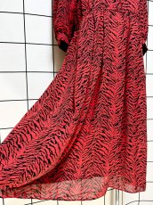 画像9: UNIONMADE アート柄 レッド ブラック ウエストゴム レトロ USA古着 ヴィンテージワンピース (9)