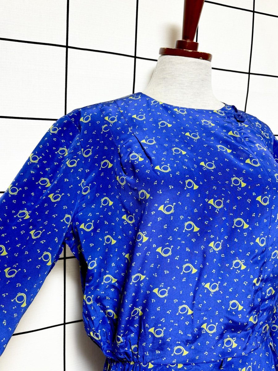 画像6: ラッパ柄 音符柄 ブルー ウエストゴム レトロ USA古着 ヴィンテージワンピース (6)