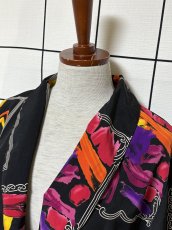 画像4: カラフルアート柄 ブラック シングルボタン レトロ USA古着 ヴィンテージジャケット (4)