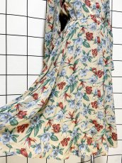 画像9: 花柄 前開き ノーカラー ウエストゴム レトロ USA古着 ヴィンテージワンピース (9)