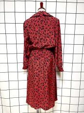 画像2: 薔薇柄 レッド ウエストゴム レトロ 長袖 USA古着 ヴィンテージワンピース (2)