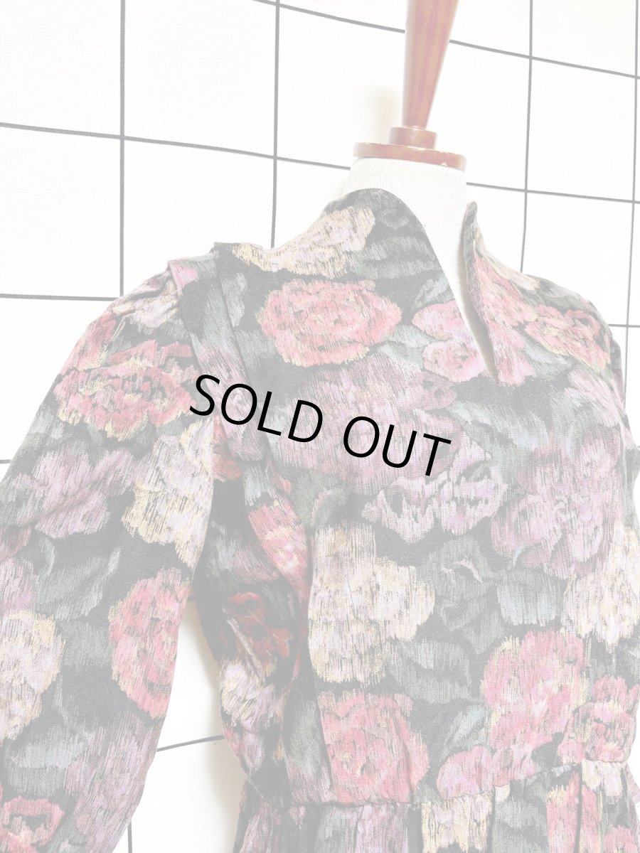 画像6: 花柄 スタンドカラー ウエストゴム レトロ USA古着 ヴィンテージワンピース (6)