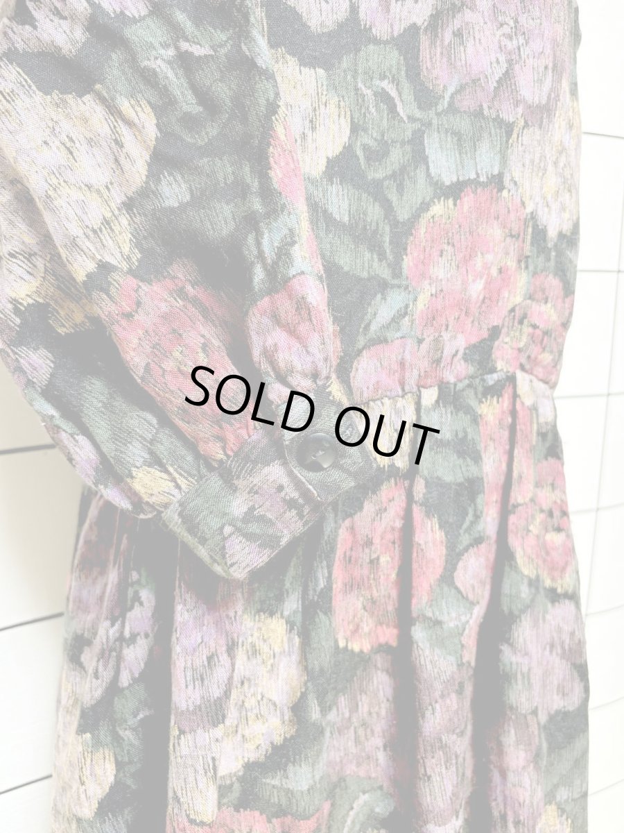 画像8: 花柄 スタンドカラー ウエストゴム レトロ USA古着 ヴィンテージワンピース (8)