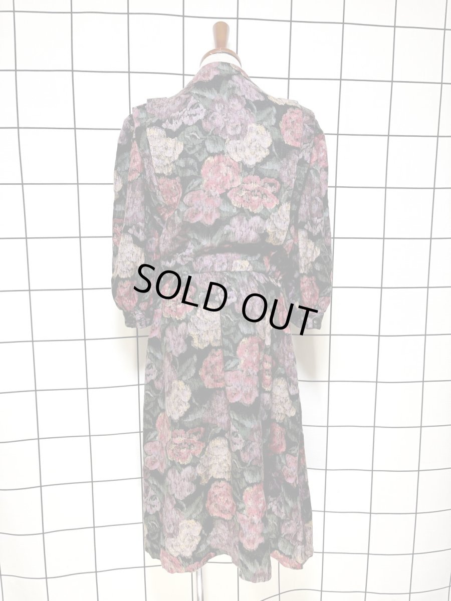 画像2: 花柄 スタンドカラー ウエストゴム レトロ USA古着 ヴィンテージワンピース (2)