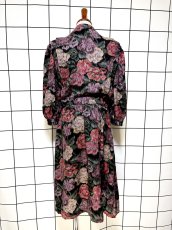 画像2: 花柄 スタンドカラー ウエストゴム レトロ USA古着 ヴィンテージワンピース (2)