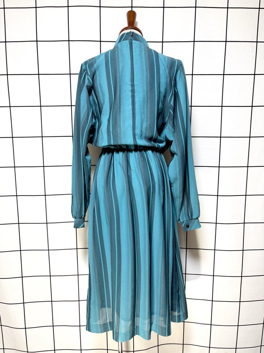 画像2: ドルマンスリーブ スタンドカラー ストライプ ウエストゴム レトロ ヨーロッパ古着 ヴィンテージワンピース (2)