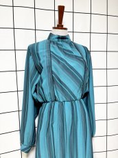 画像3: ドルマンスリーブ スタンドカラー ストライプ ウエストゴム レトロ ヨーロッパ古着 ヴィンテージワンピース (3)