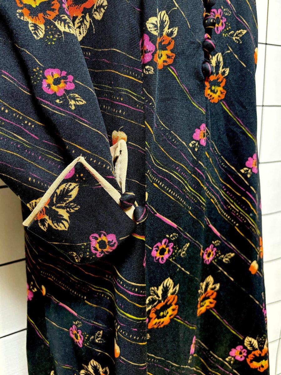 画像7: 花柄 ストライプ ブラック レトロ ヨーロッパ古着 ヴィンテージワンピース (7)