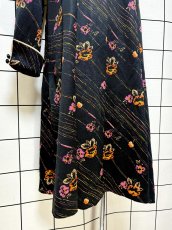 画像8: 花柄 ストライプ ブラック レトロ ヨーロッパ古着 ヴィンテージワンピース (8)