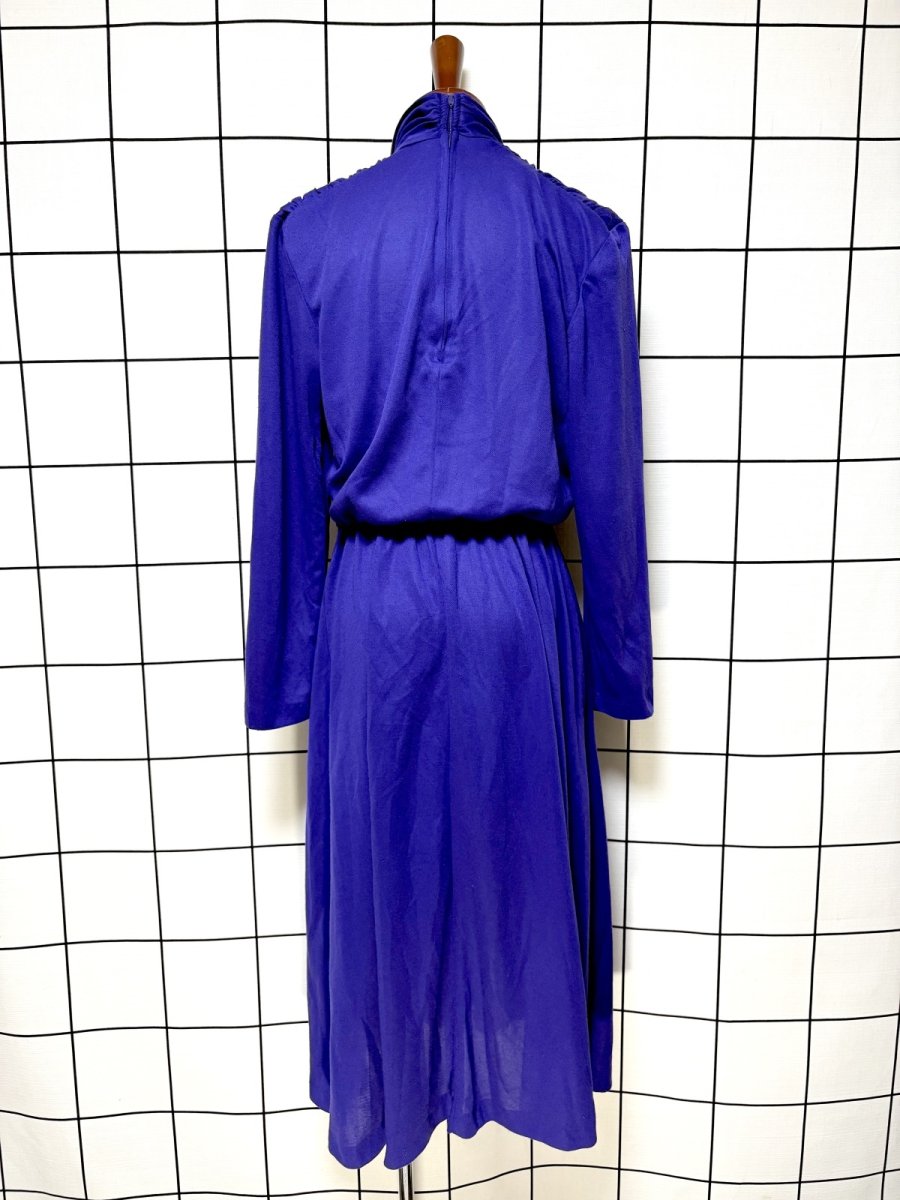 画像2: タートルネック パープル 無地  ウエストゴム レトロ USA古着 ヴィンテージワンピース (2)