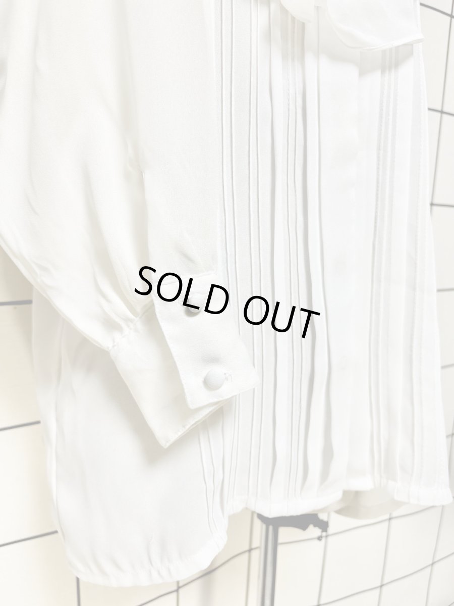 画像8: リボンタイ付  ホワイト クラシカル レトロ USA古着 ヴィンテージブラウス (8)