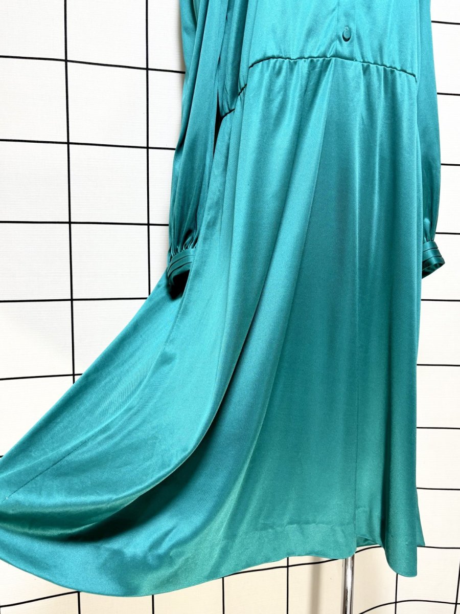 画像10: ハイネック タックデザイン ウエストゴム レトロ USA古着 ヴィンテージワンピース (10)