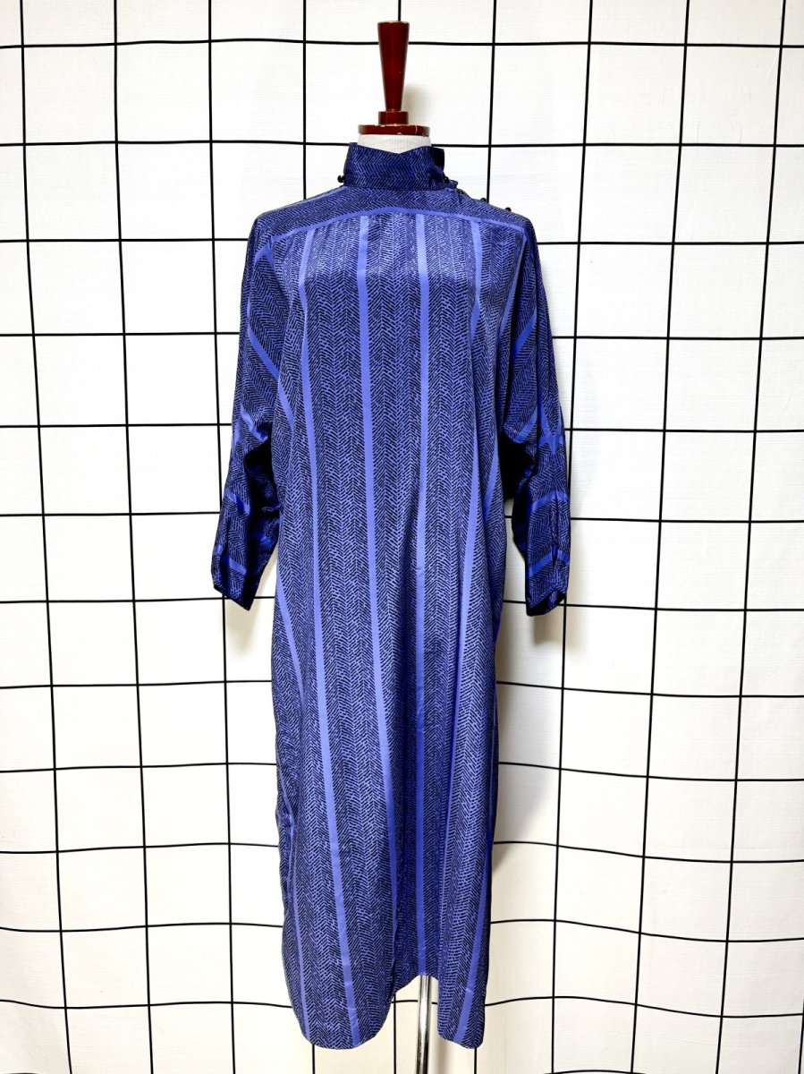 画像1: ストライプ 総柄 ハイネック 長袖 レトロ USA古着 ヴィンテージワンピース (1)