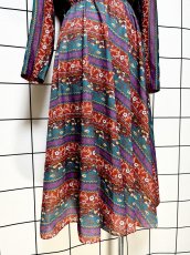 画像9: 開襟 ペイズリーモチーフ 花柄 ウエストゴム レトロ USA古着 ヴィンテージワンピース (9)