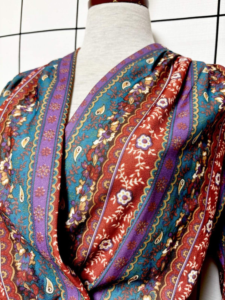 画像7: 開襟 ペイズリーモチーフ 花柄 ウエストゴム レトロ USA古着 ヴィンテージワンピース (7)