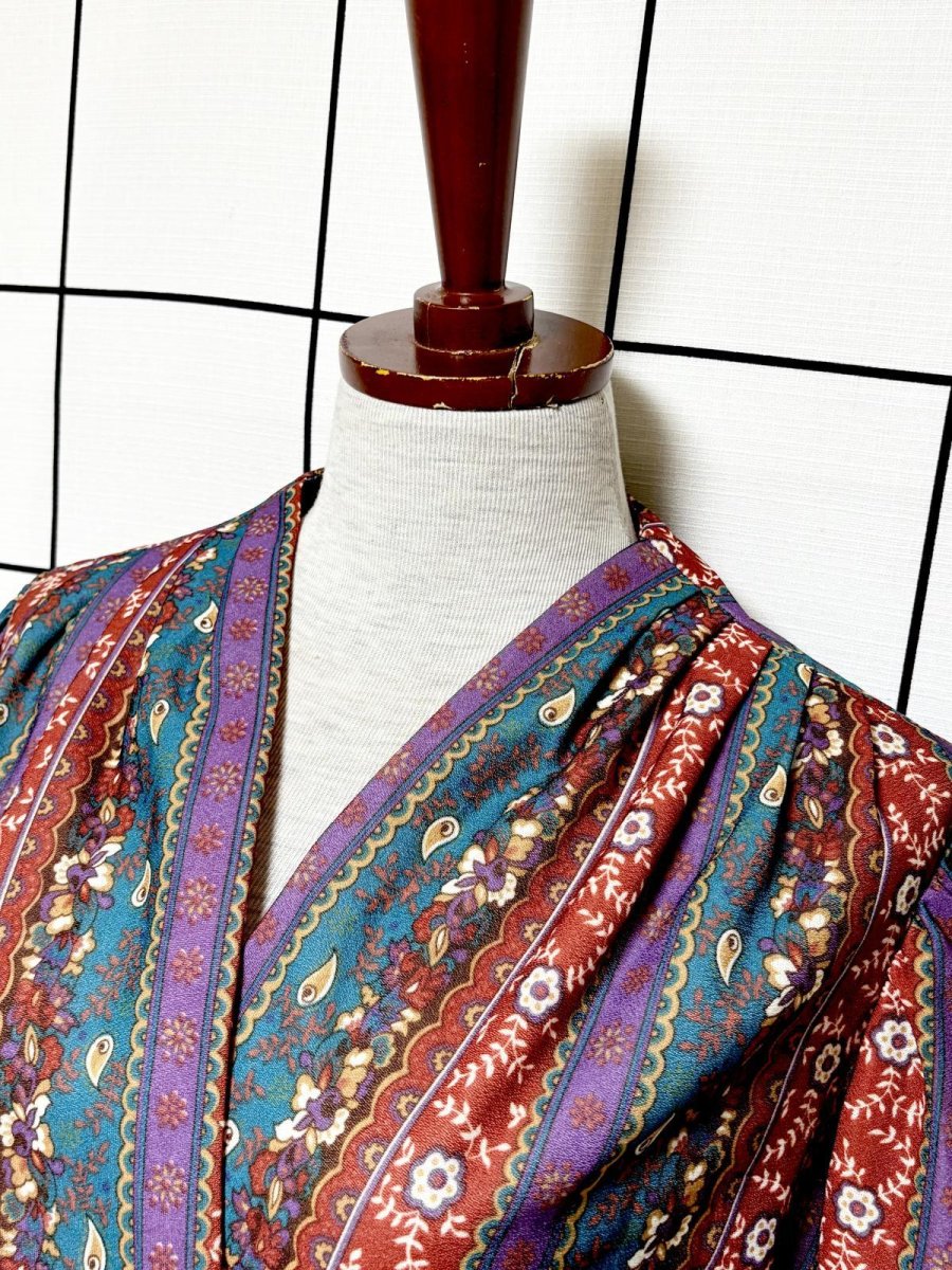 画像4: 開襟 ペイズリーモチーフ 花柄 ウエストゴム レトロ USA古着 ヴィンテージワンピース (4)