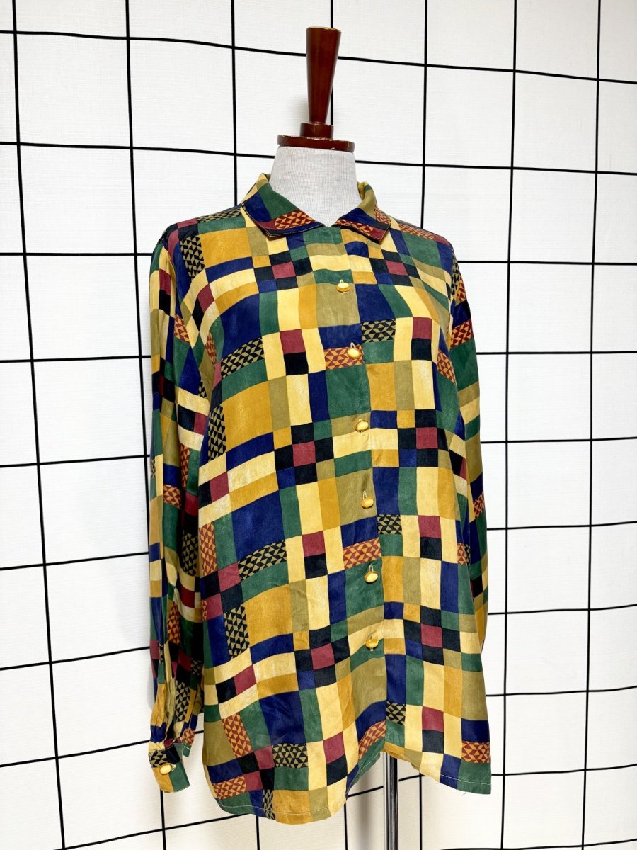 画像3: チェック柄 オーバーサイズコーデにも キュプラ レトロ ヨーロッパ古着 長袖 シャツ ヴィンテージブラウス (3)