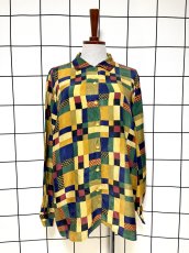 画像1: チェック柄 オーバーサイズコーデにも キュプラ レトロ ヨーロッパ古着 長袖 シャツ ヴィンテージブラウス (1)