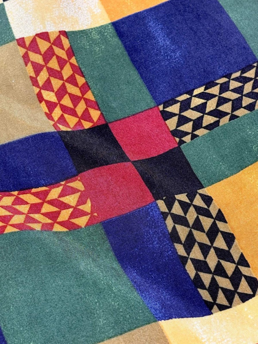 画像9: チェック柄 オーバーサイズコーデにも キュプラ レトロ ヨーロッパ古着 長袖 シャツ ヴィンテージブラウス (9)