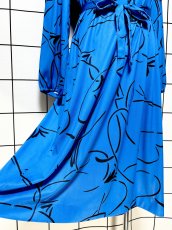 画像9: アート柄 TALON ブルー ブラック ウエストリボン レトロ USA古着 ヴィンテージワンピース (9)