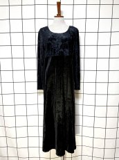 画像1: ベロア切り替え ブラック 花織り フォーマルやパーティーシーンなどにもおすすめ レトロ USA古着 マキシ丈 ヴィンテージロングドレス (1)