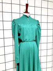 画像3: レース付スタンドカラー グリーン 無地 クラシカル レトロ 長袖 USA古着 ヴィンテージワンピース (3)
