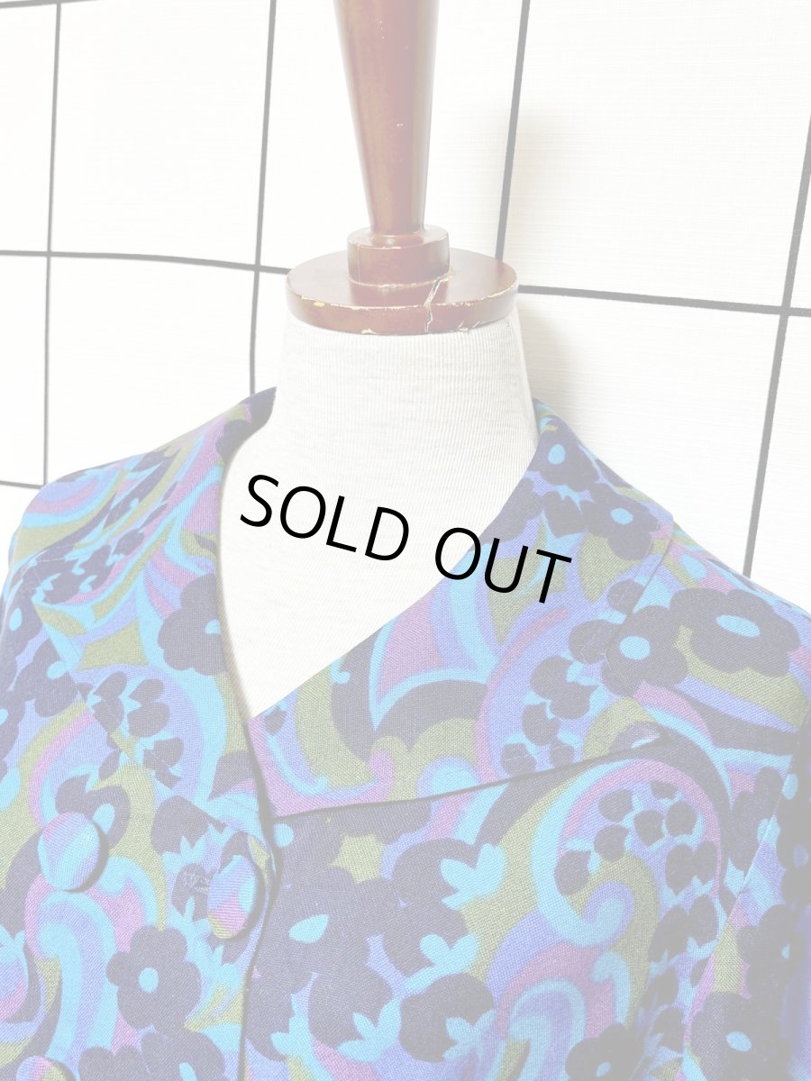 画像4: レトロ ポップサイケ 花柄 前開き レトロ ヨーロッパ古着 ヴィンテージワンピース (4)