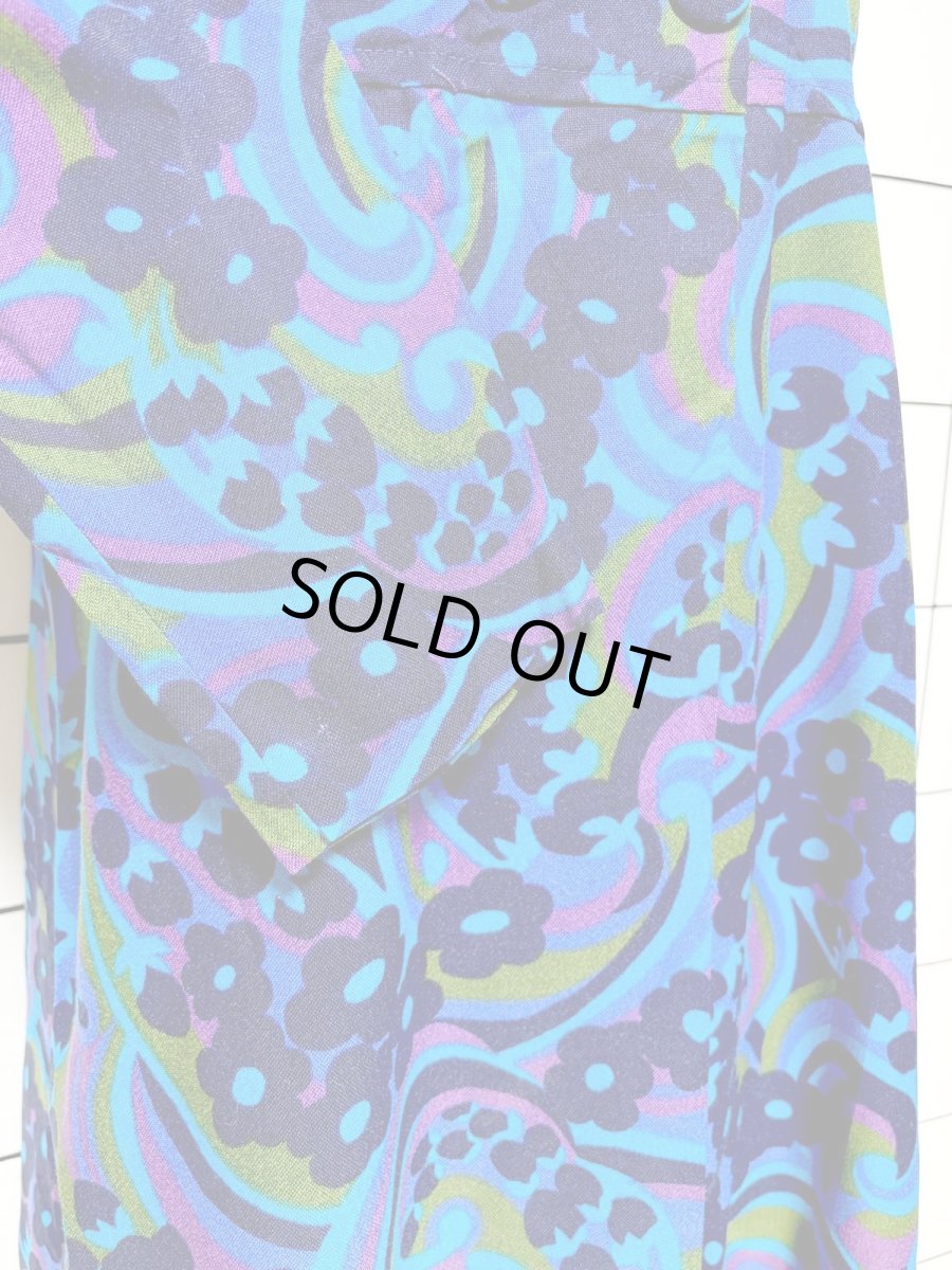 画像7: レトロ ポップサイケ 花柄 前開き レトロ ヨーロッパ古着 ヴィンテージワンピース (7)