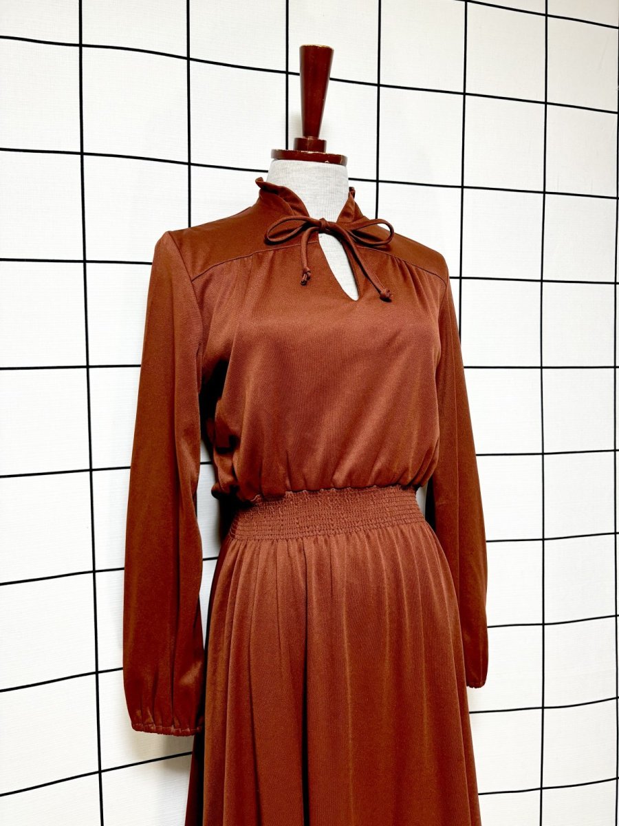 画像3: 首元フリルリボン UNIONMADE 無地 ウエストゴム レトロ USA古着 ヴィンテージワンピース (3)